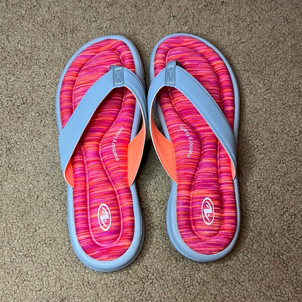 Memory foam flip flops size 9/10